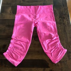 Lululemon in the flow crops size 8